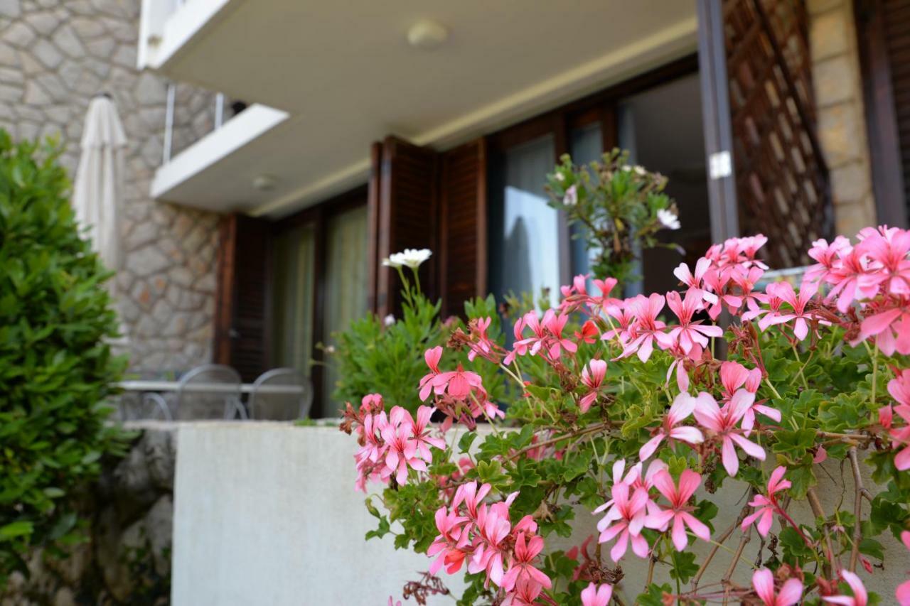 Apartments Palma & Pino Cres Kültér fotó
